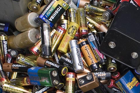 承德附近回收废铅酸电池|旧电瓶回收多少钱